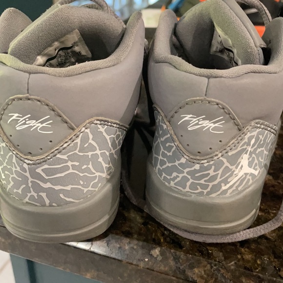 Kids 11c Jordan’s - Picture 3 of 5